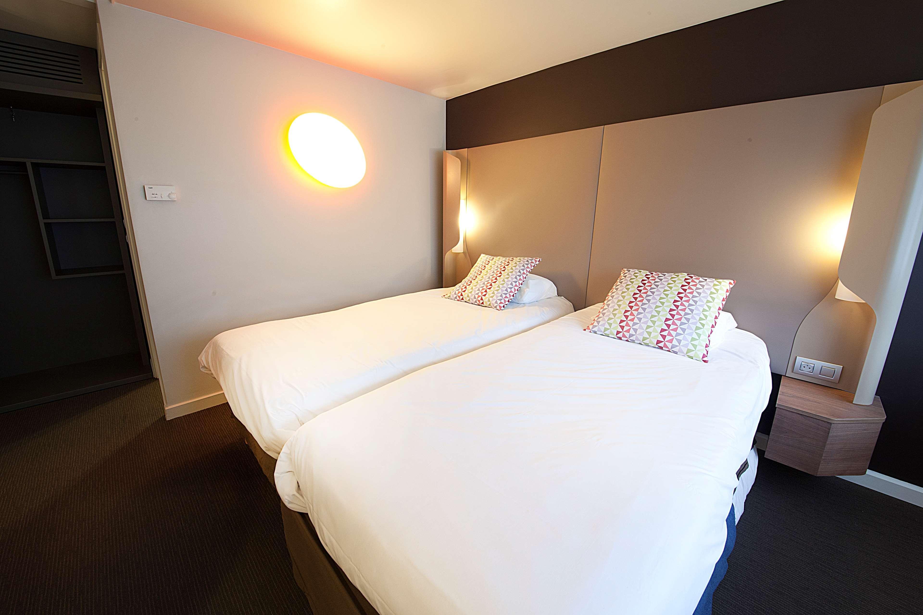 Campanile Clermont-Ferrand ~ Aubiere Hotel Екстериор снимка