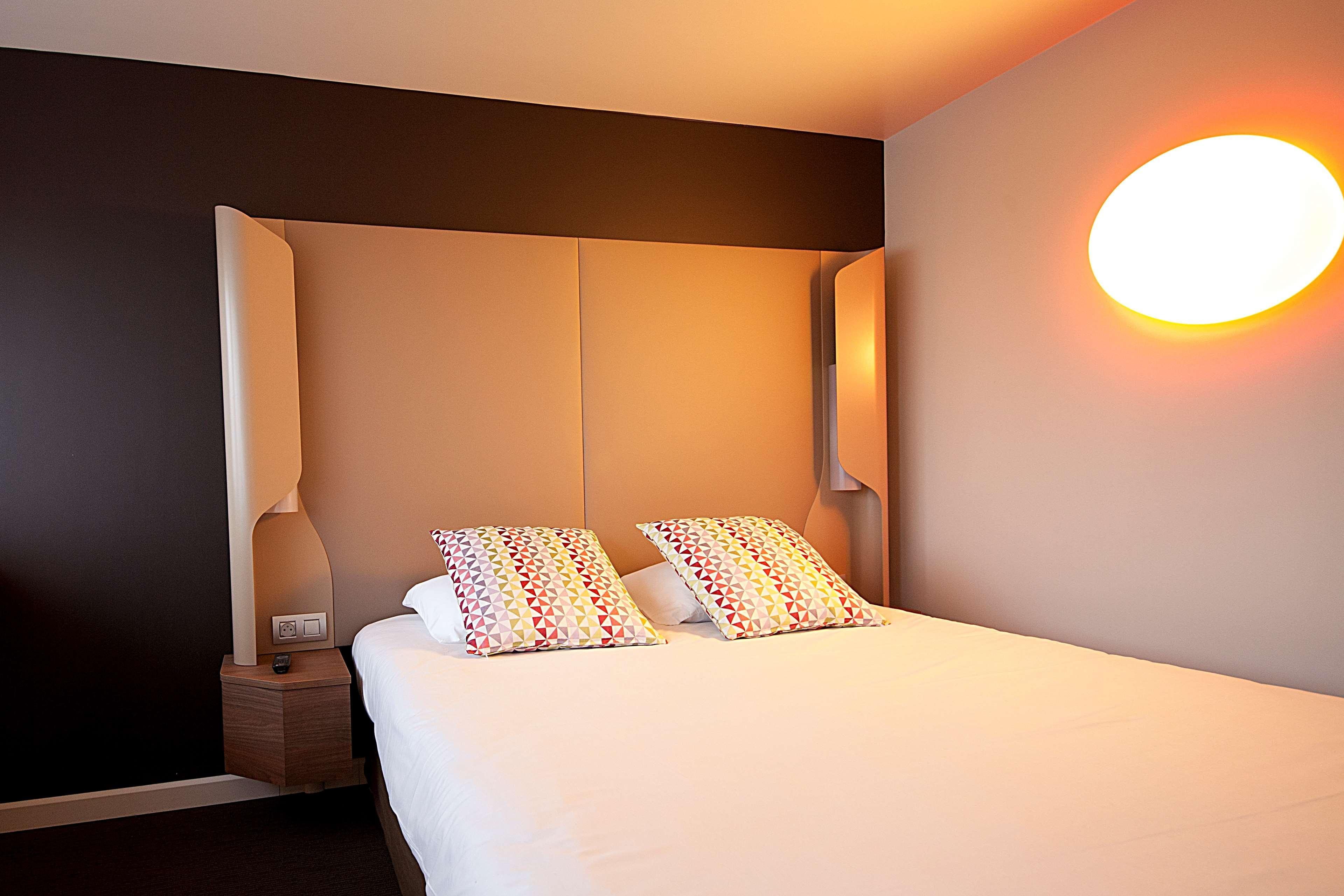 Campanile Clermont-Ferrand ~ Aubiere Hotel Екстериор снимка