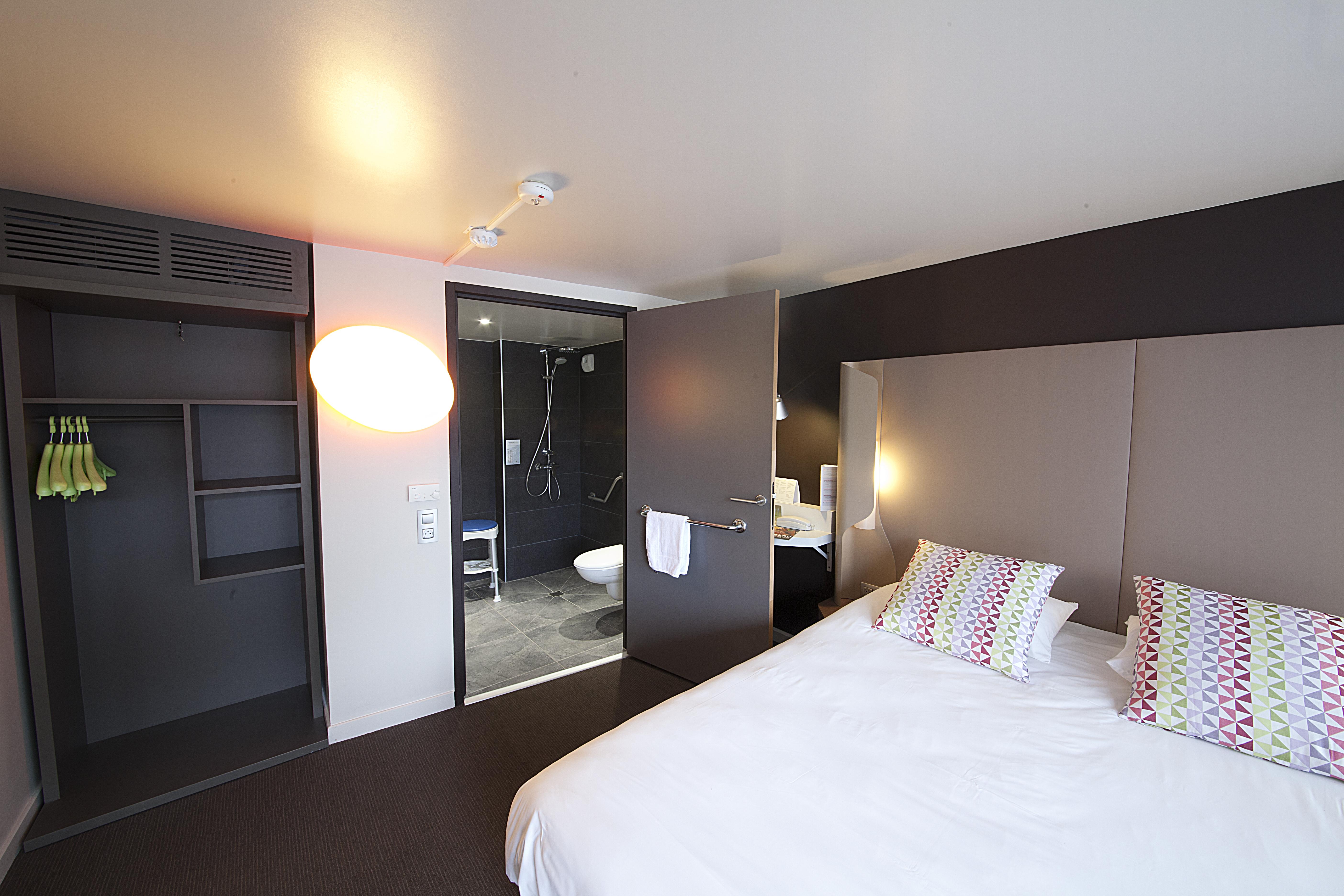 Campanile Clermont-Ferrand ~ Aubiere Hotel Екстериор снимка