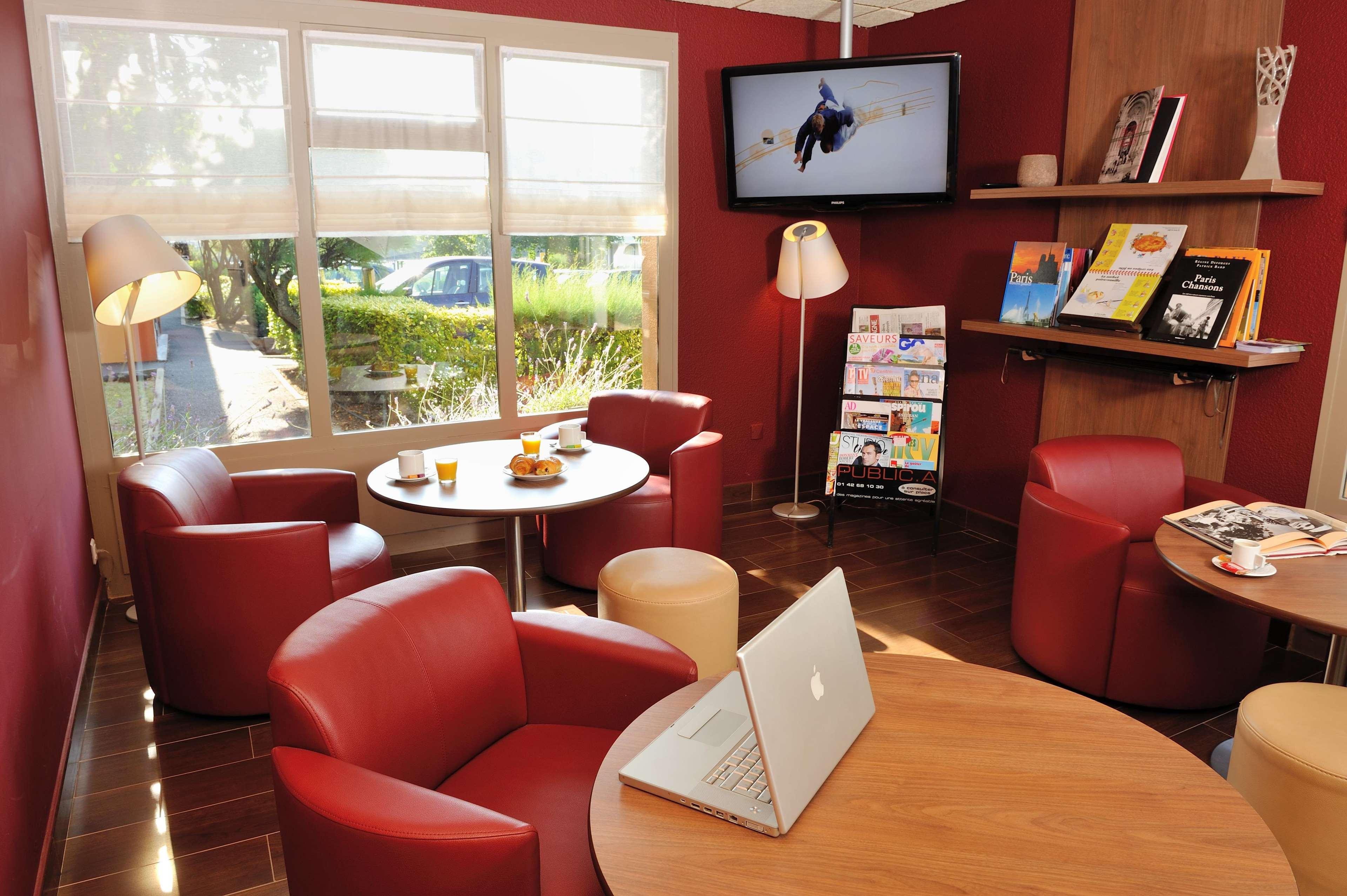 Campanile Clermont-Ferrand ~ Aubiere Hotel Екстериор снимка