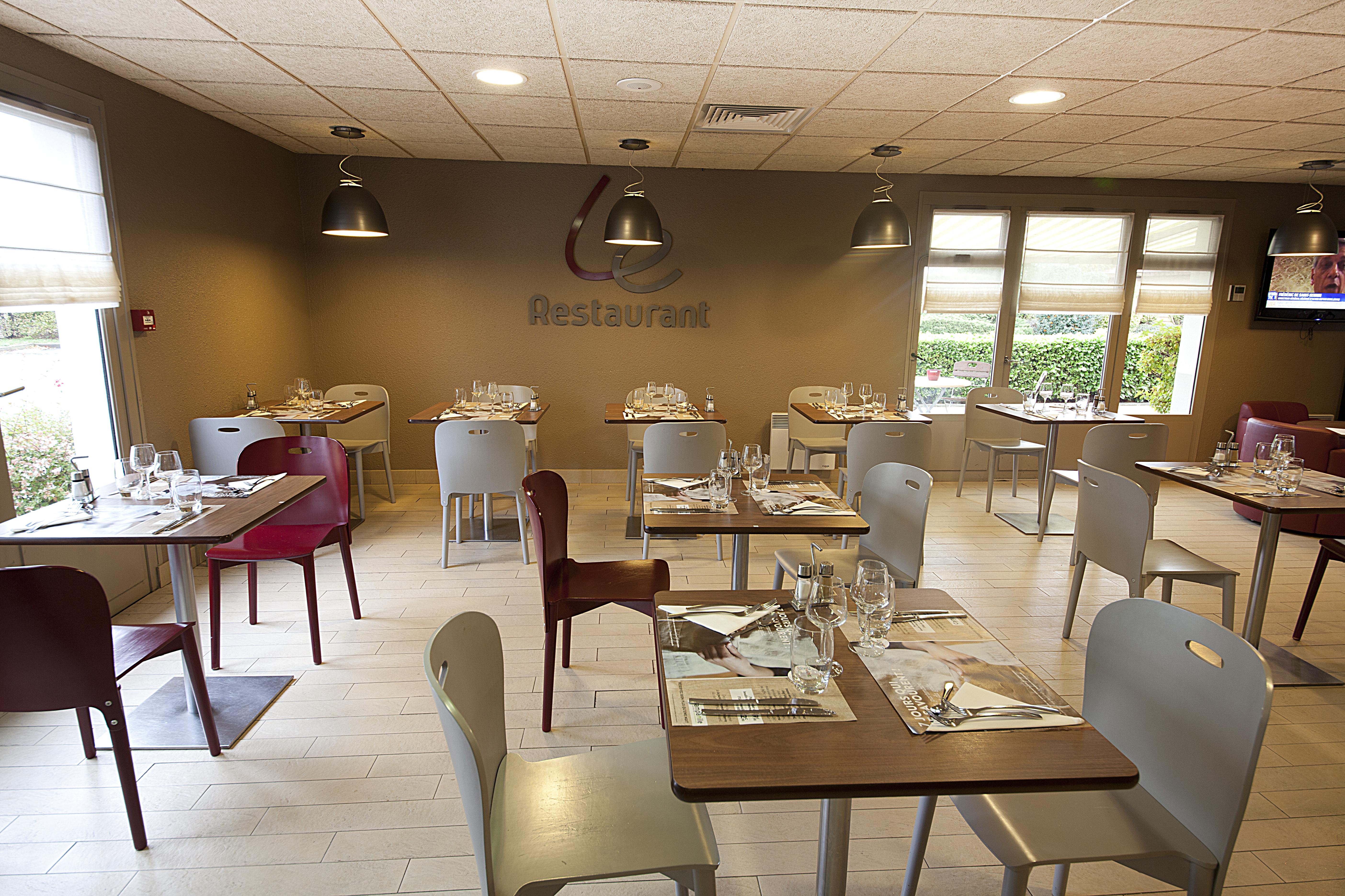 Campanile Clermont-Ferrand ~ Aubiere Hotel Екстериор снимка