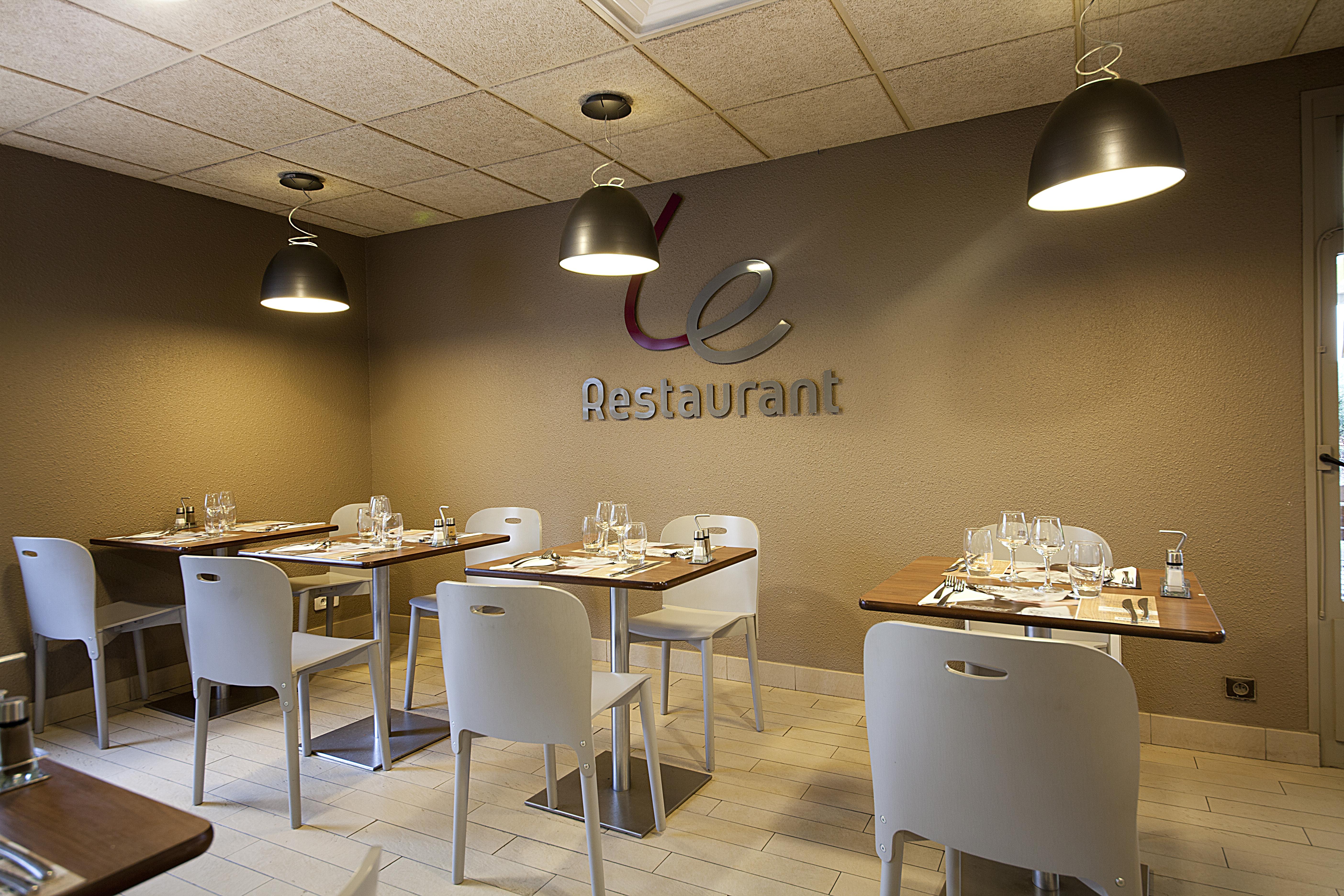 Campanile Clermont-Ferrand ~ Aubiere Hotel Екстериор снимка