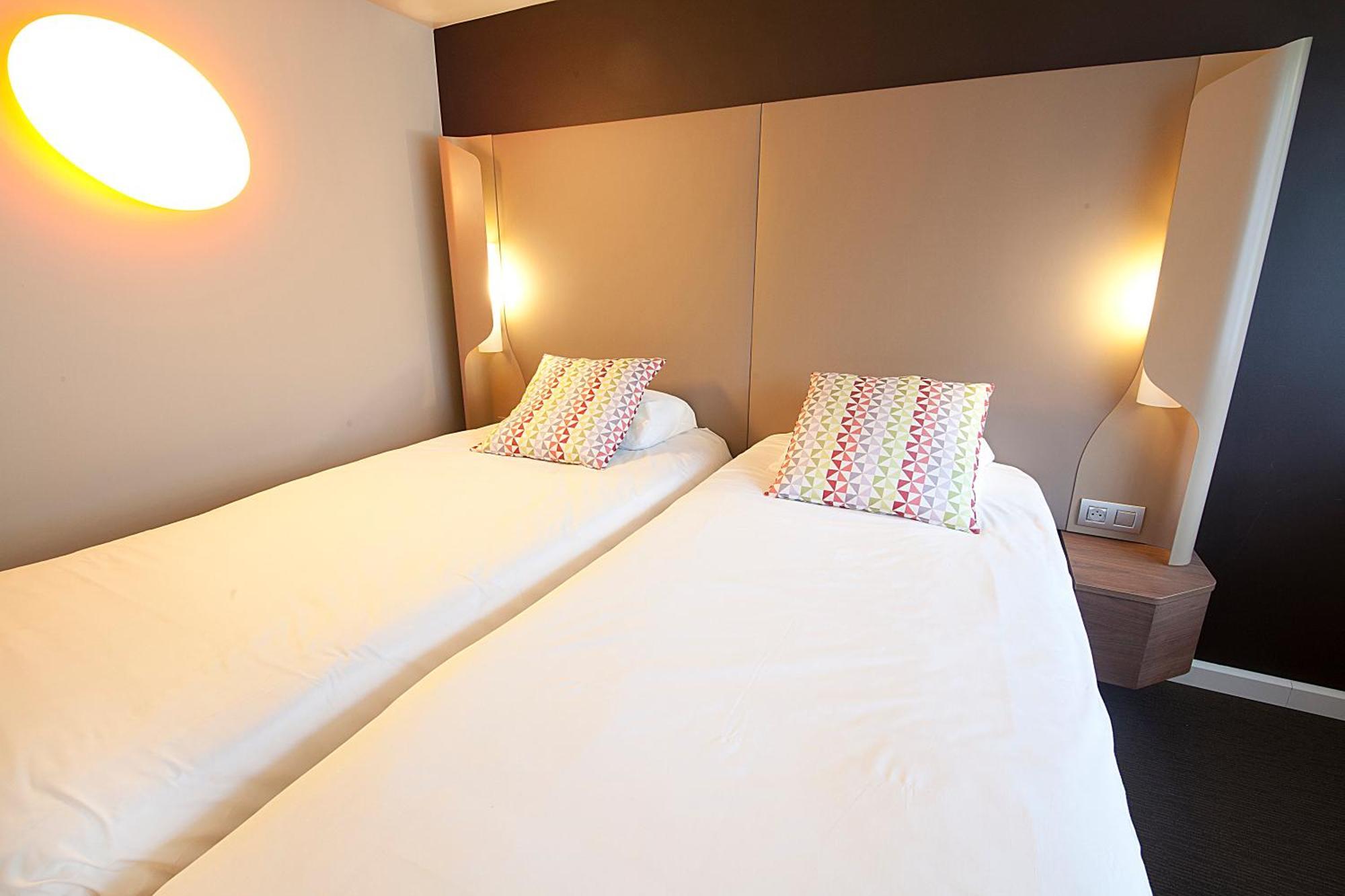 Campanile Clermont-Ferrand ~ Aubiere Hotel Екстериор снимка
