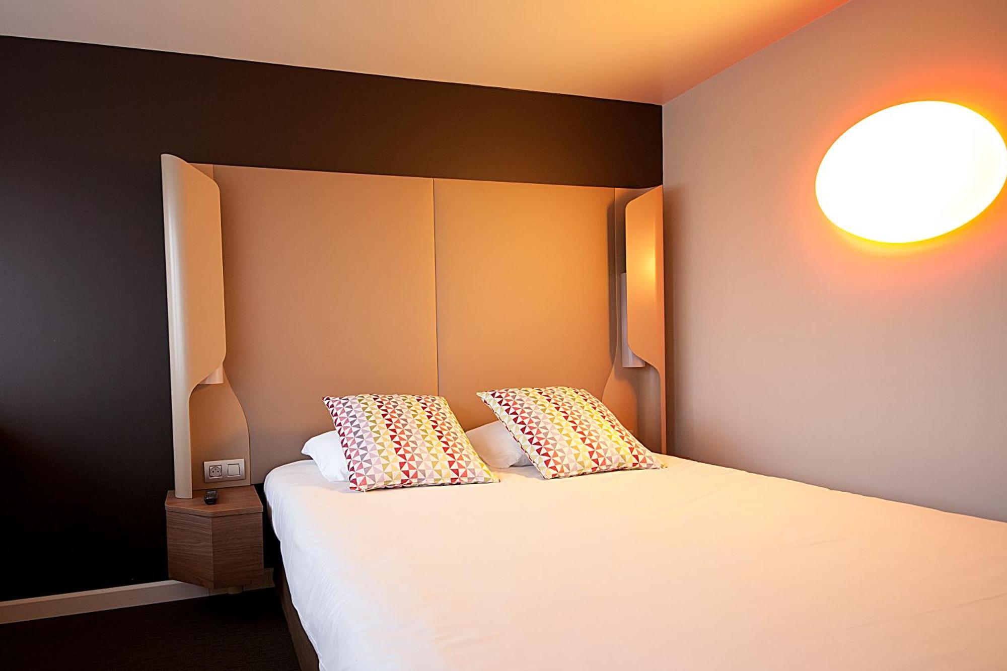 Campanile Clermont-Ferrand ~ Aubiere Hotel Екстериор снимка