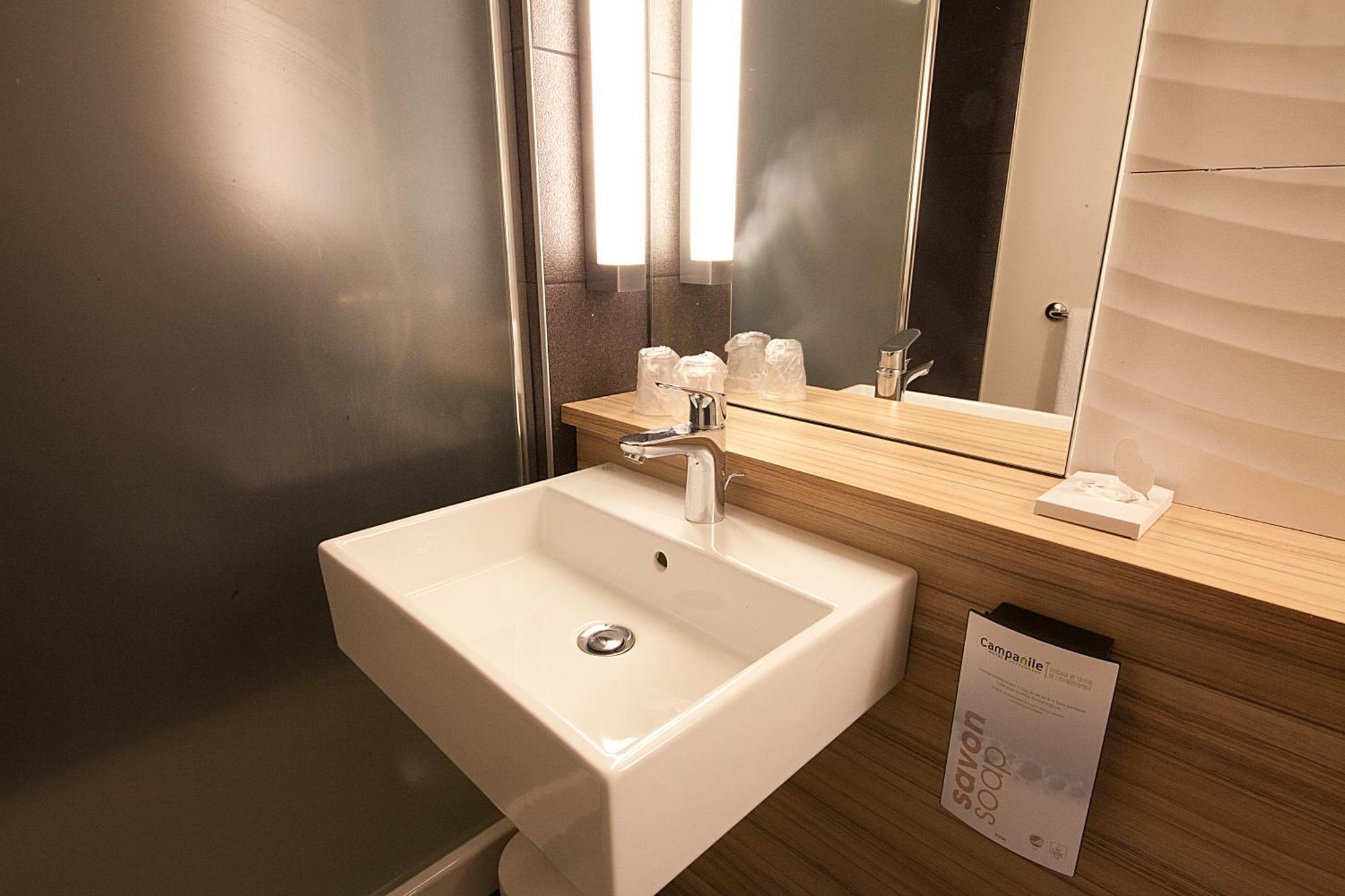 Campanile Clermont-Ferrand ~ Aubiere Hotel Екстериор снимка